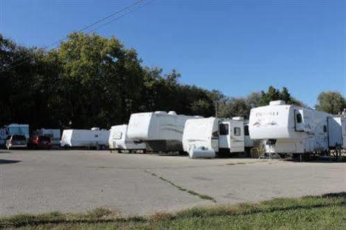 Golden Wheat Budget Host Inn Junction City Exterior foto